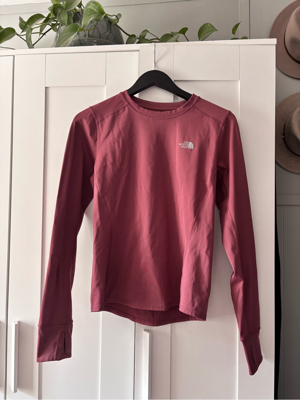 The North Face Long Sleeve Stretchy Pull Over Crew Sweatshirt